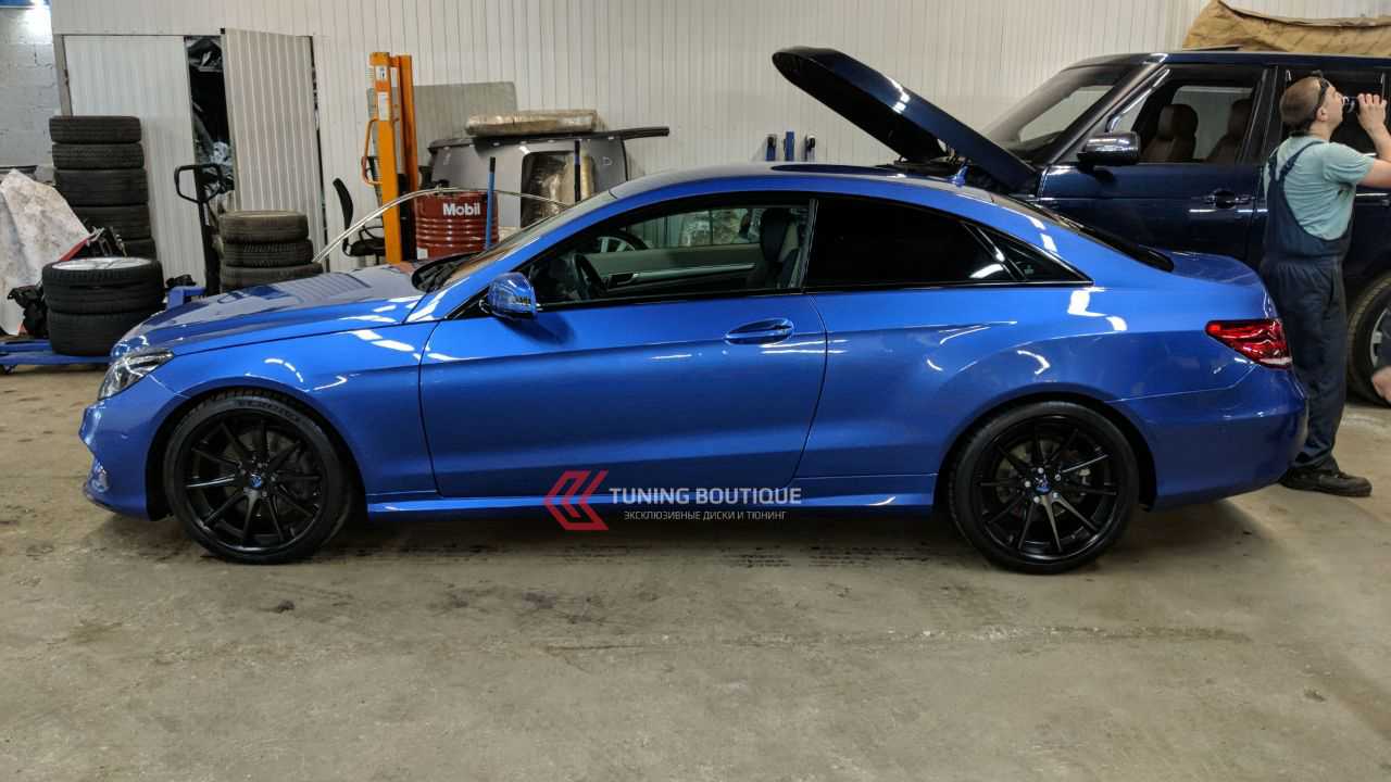 Mercedes E Coupe на 19" дисках Rohana RC10 Matte Black фото 1